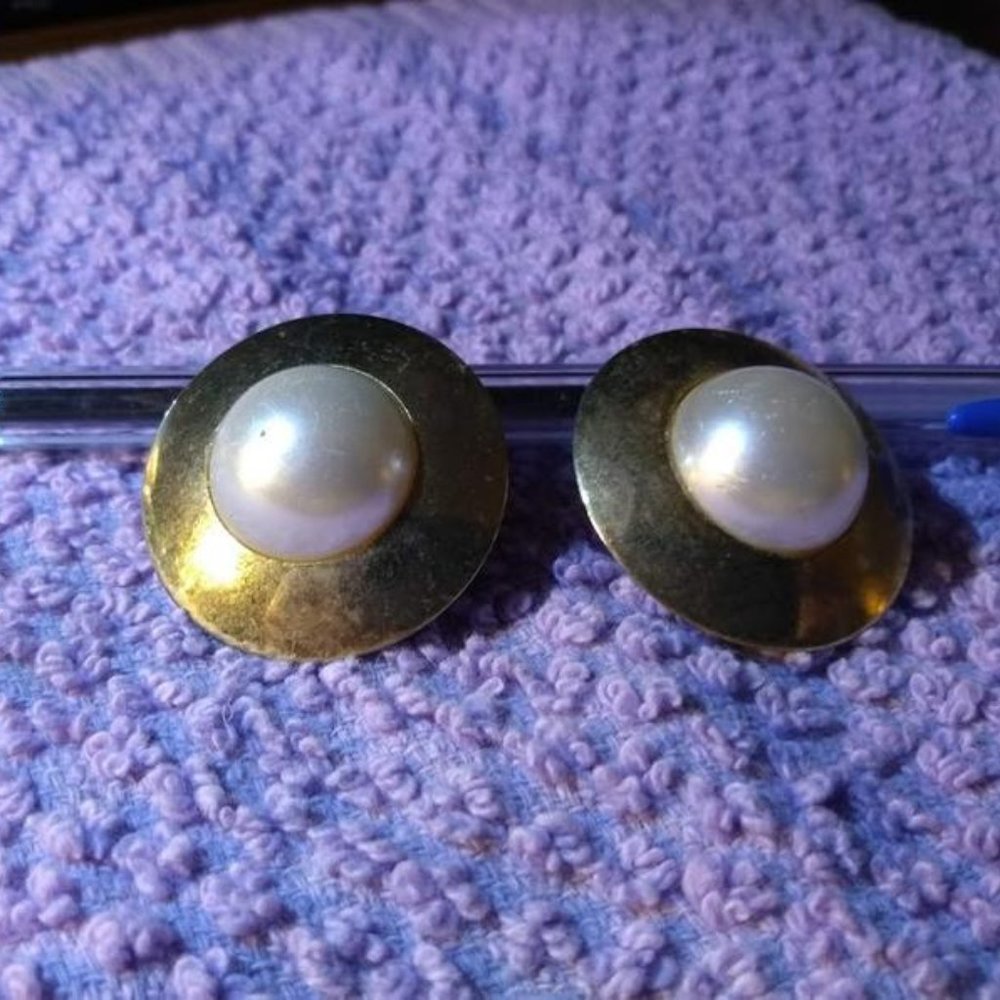 44. Large Gold & Faux Pearl Dome Clip Earrings